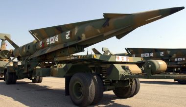 Νότια Κορέα: «Μαζικό πλήγμα με βαλλιστικούς πυραύλους υψηλής ακρίβειας» το νέο της στρατηγικό δόγμα (βίντεο)