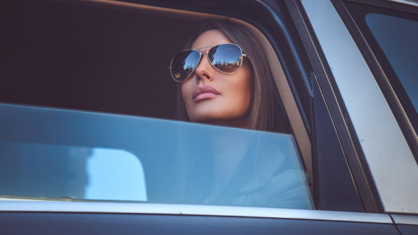 Αυτός είναι ο λόγος που δεν πρέπει να οδηγείτε με ανοιχτά τα παράθυρα στο αυτοκίνητο