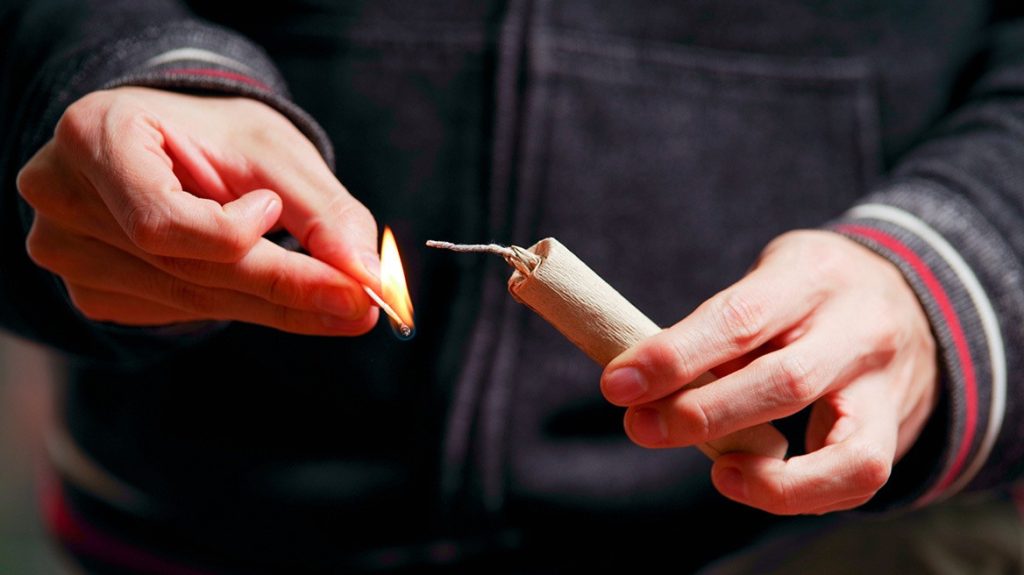 Ακόμα ένα ατύχημα στους Φούρνους: Ακρωτηριάστηκε στο δάκτυλο από κροτίδα ένας 35χρονος