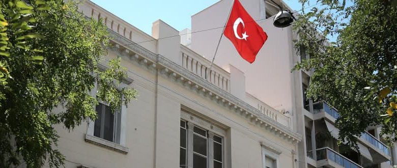 Η τουρκική πρεσβεία στην Αθήνα εύχεται «καλό Πάσχα» στον ελληνικό λαό