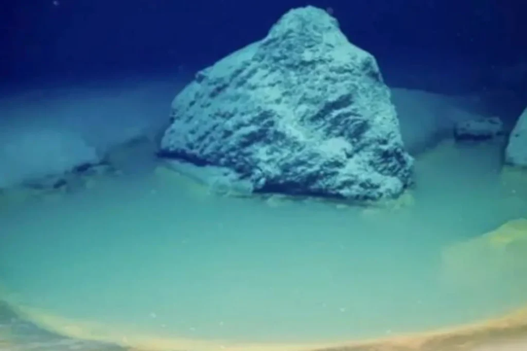 Επιστήμονες ανακάλυψαν το «σκοτεινό» μυστικό της Ερυθράς Θάλασσας: «Λίμνες θανάτου» στο βυθό της – Ότι εισέλθει πεθαίνει!