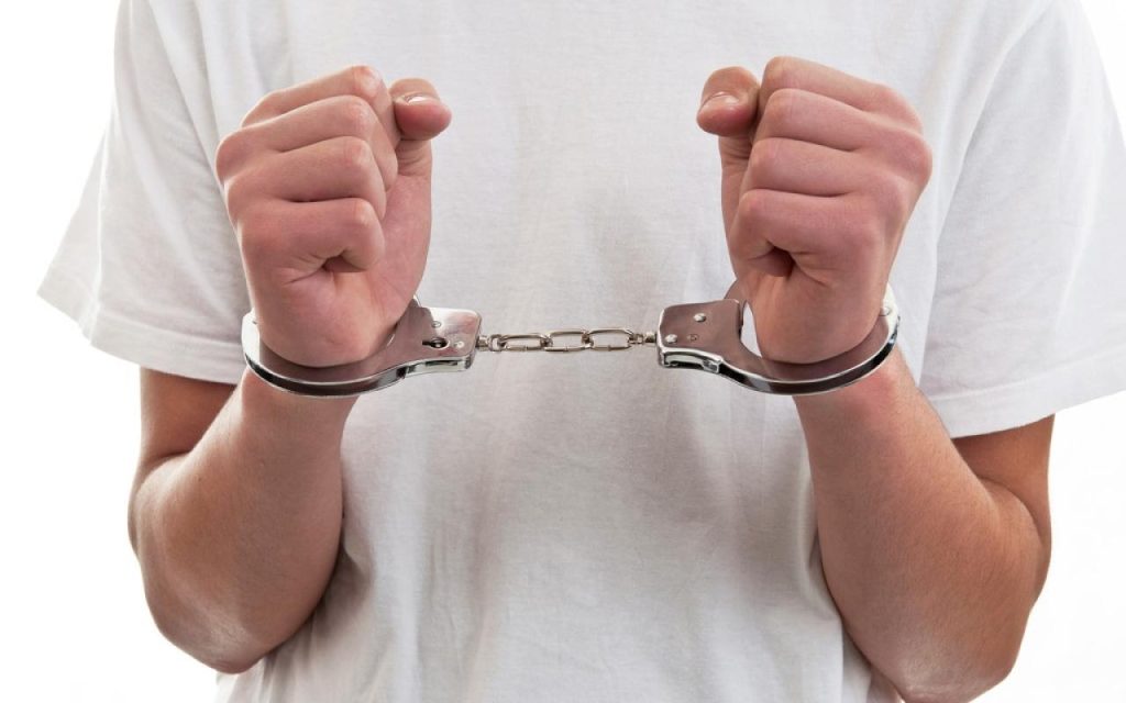 Αγρίνιο: Συνελήφθη άνδρας για εμπρησμό έξι κάδων απορριμμάτων