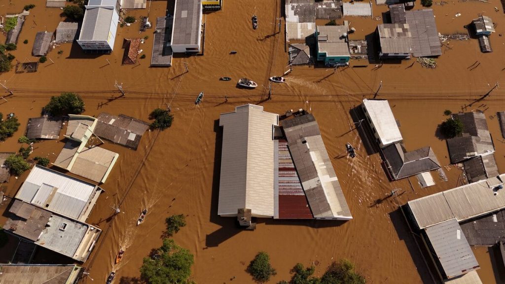 Βραζιλία: Το αεροδρόμιο του Πόρτο Αλέγκρε μετατράπηκε σε λιμνοθάλασσα – Πάνω από 90 νεκροί από τις πλημμύρες(βίντεο)