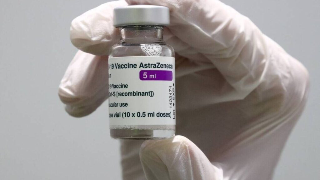 «Τρία χρόνια κανείς δεν επικοινώνησε μαζί μου» λέει 35χρονος που υπέστη δύο θρομβώσεις μετά το εμβόλιο AstraZeneca