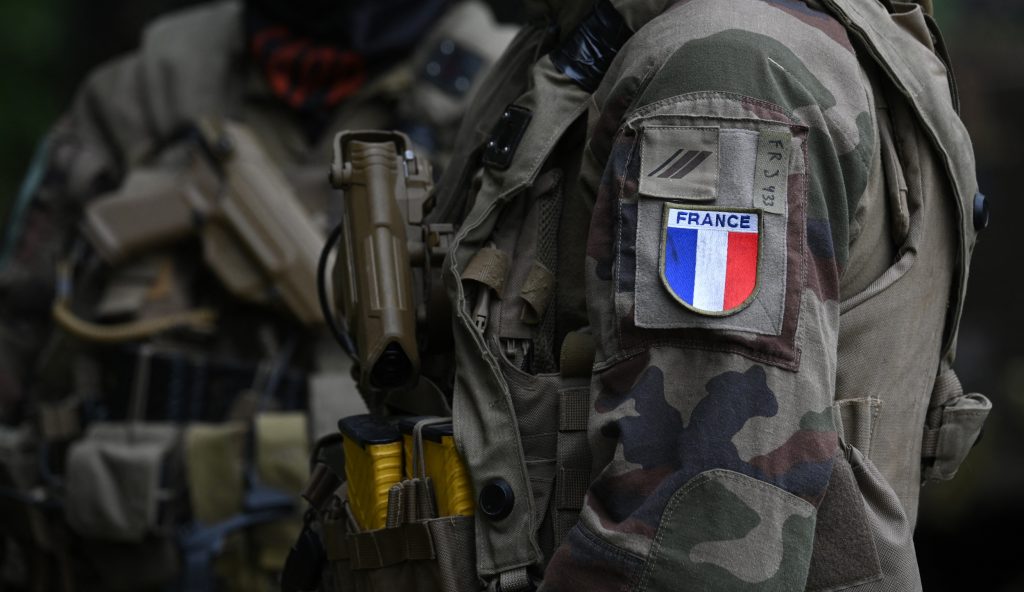 Πρώην αναλυτής της CIA: «Οι Γάλλοι στρατιώτες που έστειλε ο Ε.Μακρόν στην Ουκρανία θα επιστρέψουν μέσα σε φέρετρα»