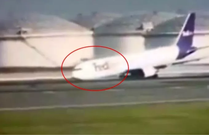 Βίντεο: Τρομακτική προσγείωση αεροπλάνου cargo στην Τουρκία – Δεν άνοιξαν οι τροχοί