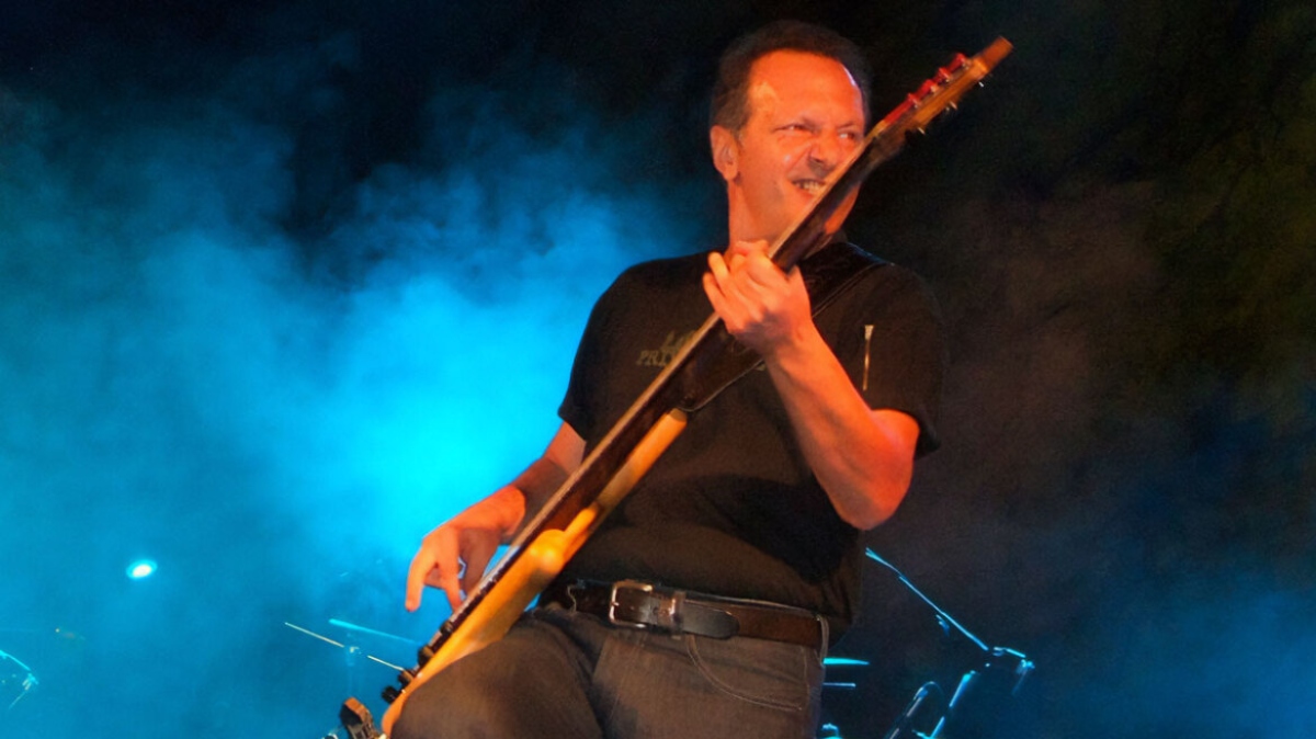 Αντώνης Τουρκογιώργης: Τελέστηκε σήμερα η κηδεία του θρυλικού ροκά (φώτο)