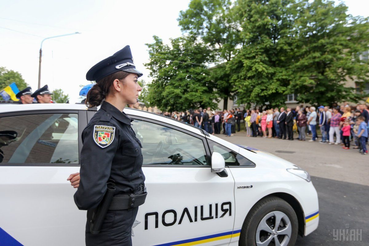 Βίντεο: Αστυνομικοί επιχειρούν να στρατολογήσουν μαφιόζο και αυτός τους γρονθοκοπεί!