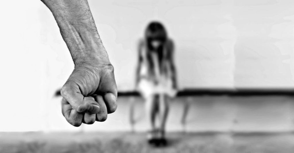 Αχαΐα: 13χρονη δήλωσε στο διαδίκτυο ότι θέλει να αυτοκτονήσει – Την απειλούσε και τη χτυπούσε ο πατέρας