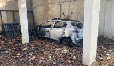 Θεσσαλονίκη: Κακουργηματική δίωξη σε 32χρονο έκαψε τρία ΙΧ και ένα παράπηγμα στον Λαγκαδά