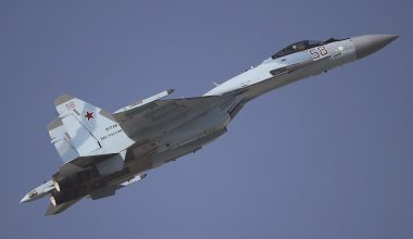 Η Ρωσία παρέλαβε νέα παρτίδα μαχητικών αεροσκαφών Sukhoi Su-35S – Πλήττουν 30 στόχους ταυτόχρονα