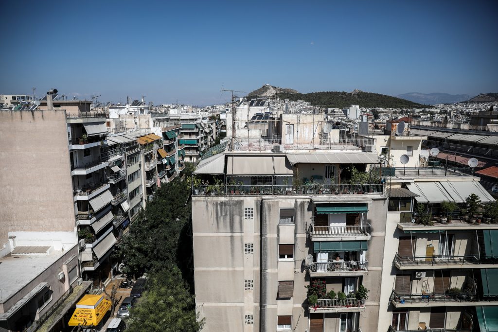 Δυσβάσταχτο το κόστος ενοικίων για τους Έλληνες – Εξωπραγματικές οι τιμές που ζητούν οι ιδιοκτήτες