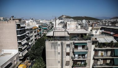 Δυσβάσταχτο το κόστος ενοικίων για τους Έλληνες – Εξωπραγματικές οι τιμές που ζητούν οι ιδιοκτήτες