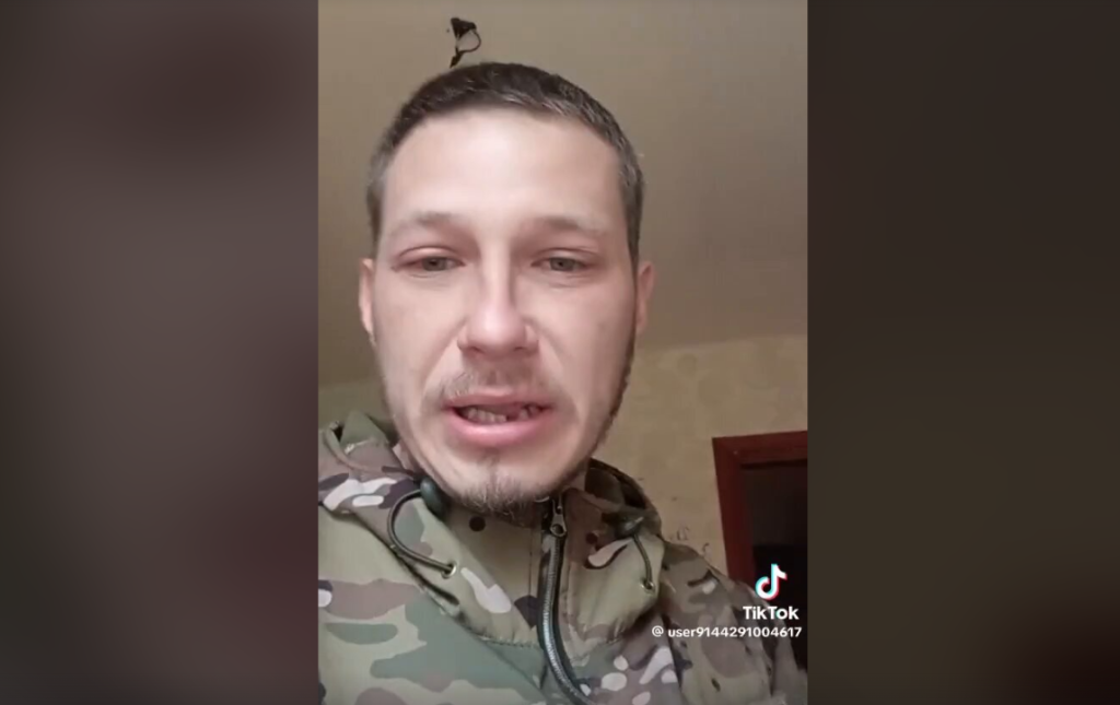 Ουκρανός στρατιώτης: «Μου έκοψαν το ρεύμα επειδή δεν ήθελα να πάω ξανά στο πόλεμο – Εναντιωθείτε στο καθεστώς του Β.Ζελένσκι»