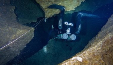 Πελοπόννησος: Σπηλαιοδύτες εξερεύνησαν το σπήλαιο Σίντζι – Είναι ένα από τα βαθύτερα του κόσμου (βίντεο)