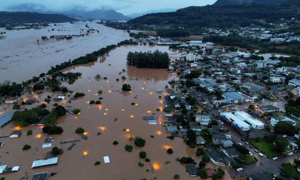 Βραζιλία: Στους 126 ο απολογισμός των νεκρών από τις πλημμύρες (βίντεο)
