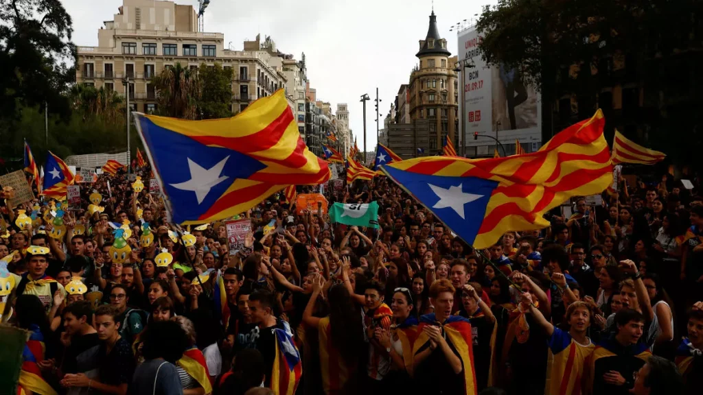 Ισπανία: Τα exit poll δείχνουν νίκη των Σοσιαλιστών στις περιφερειακές εκλογές της Καταλονίας