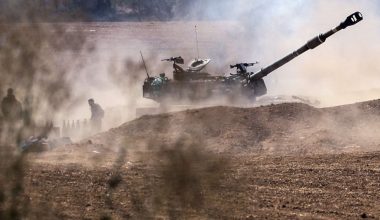Η Βρετανία συνεχίζει να στέλνει όπλα στο Ισραήλ: «Η απαγόρευση των εξαγωγών θα ενδυνάμωνε τη Χαμάς»