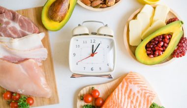 Νέα μελέτη: Οι ώρες που τρώμε επηρεάζουν το πόσο υγιή μεγαλώνουμε