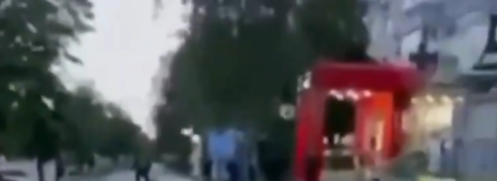 Ουκρανός ανατινάχθηκε με χειροβομβίδα καθώς κρατούνταν από το καθεστώς Ζελένσκι (βίντεο)