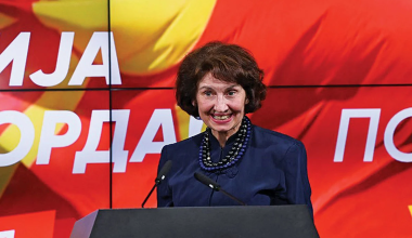 Ακραία πρόκληση των Σκοπιανών: Η νέα πρόεδρος της χώρας την αναγράφει ως «Μακεδονία» στην προεδρική ιστοσελίδα