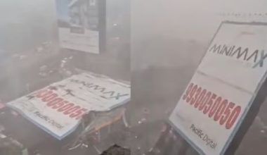 Ινδία: Τουλάχιστον 8 νεκροί και 60 τραυματίες από την κατάρρευση διαφημιστικής πινακίδας (βίντεο)