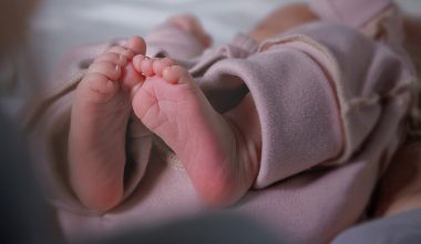 Βρετανία: 9 μηνών βρέφος πέθανε από μακαρονάδα μπολονέζ – Η παιδαγωγός τάιζε τέσσερα μωρά ταυτόχρονα