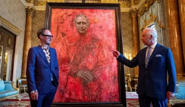 Βασιλιάς Κάρολος: Αποκάλυψε το πρώτο του επίσημο πορτρέτο μετά τη στέψη (φωτο) 