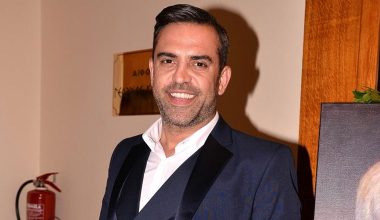 Σ.Κωνσταντινίδης για τη Eurovision: «Έκλεισα την τηλεόραση γιατί έπαθα σοκ – Τι να εξηγήσω στα παιδιά μου;»