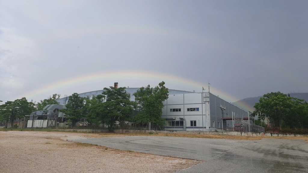 Εντυπωσιακή εικόνα: Σπάνιο τριπλό ουράνιο τόξο στο Ολυμπιακό Συγκρότημα στο Γουδί (φώτο)
