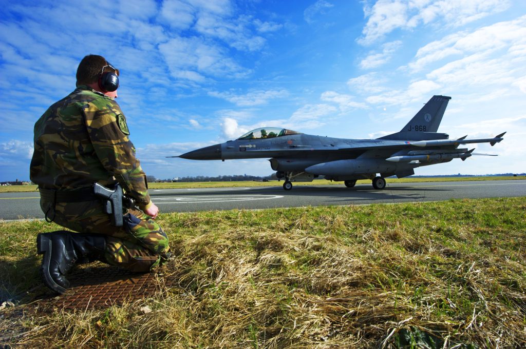 Βίντεο: Η πρώτη συνέντευξη των Ουκρανών πιλότων που εκπαιδεύονται στα F-16!