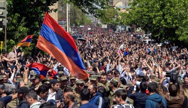 Αρμενία: Εκατοντάδες διαδήλωσαν με αίτημα την παραίτηση του πρωθυπουργού της χώρας (βίντεο)