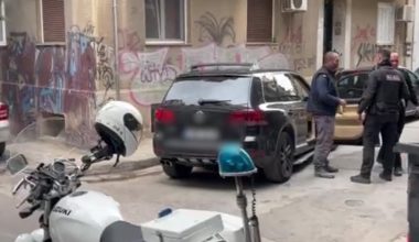 Κυψέλη: Βίντεο από το «χάος» που άφησε πίσω του το τζιπ στην οδό Κεφαλληνίας – Χτύπησε τουλάχιστον 40 οχήματα