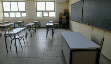 Περιστέρι: Βανδάλισαν το 45ο δημοτικό σχολείο – Έσπασαν πέντε υαλοπίνακες του πρώτου και του δεύτερου ορόφου