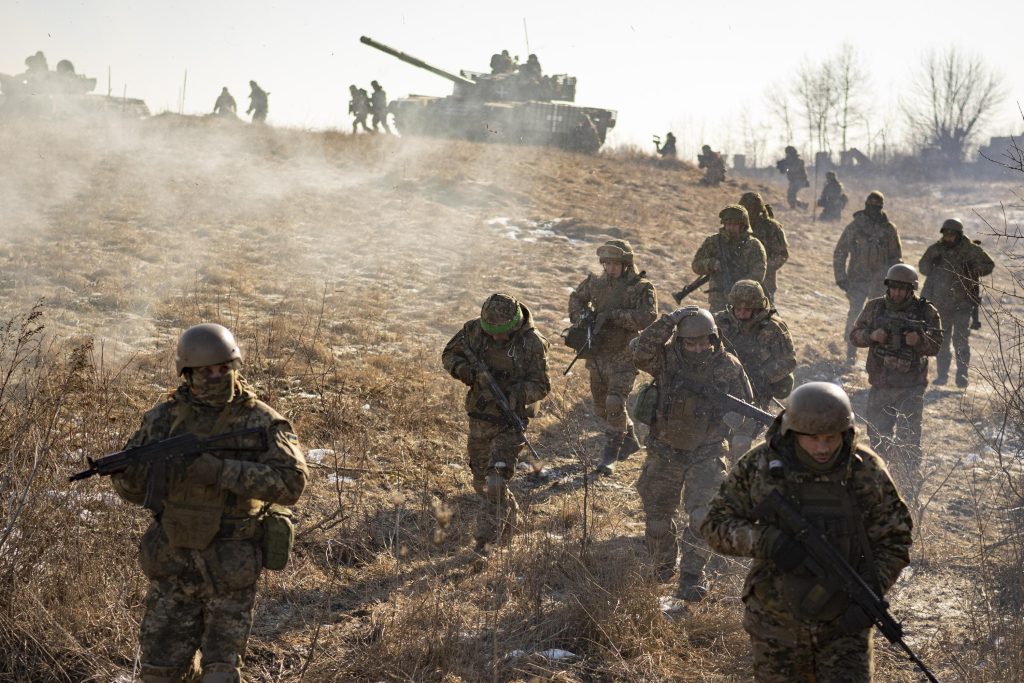 ΝΑΤΟ: «Δεν έχει αρκετό στρατό για να προωθηθεί η Ρωσία» – Β.Ζελένσκι: «Στέλνουμε νέες εφεδρείες στο Χάρκοβο»