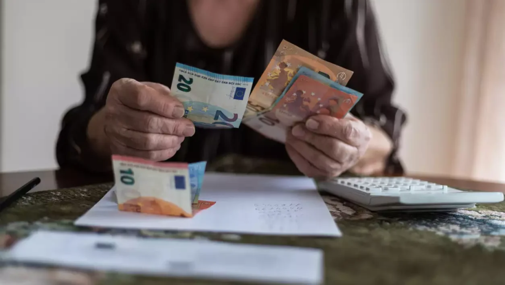 ΕΦΚΑ: Αυτοί είναι οι συνταξιούχοι που θα λάβουν αναδρομικά μέχρι 50.000 ευρώ εντός του Μαΐου