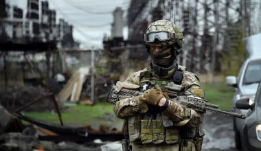 Βοβτσάνσκ: Εκκαθάριση οικιών από τον ρωσικό Στρατό (βίντεο)