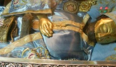 Ο Μητροπολίτης Χαλκίδας ανακοίνωσε την έλευση του δεξιού χεριού του Οσίου Ιωάννη του Ρώσου στο Προκόπι Ευβοίας