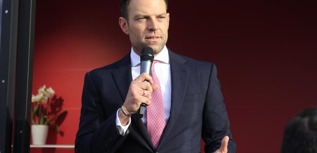 Στέφανος Κασσελάκης για Ευαγγελισμό: «Μία κυβέρνηση για VIP – Η  ζωή μετριέται με τα αστέρια των ξενοδοχείων»