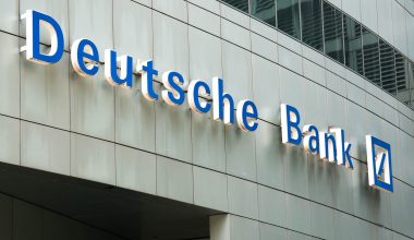 Ρωσία: Βαριές κυρώσεις Μόσχας στη γερμανική Deutsche Bank και την ιταλική UniCredit που έχει αγοράσει την Alpha Bank