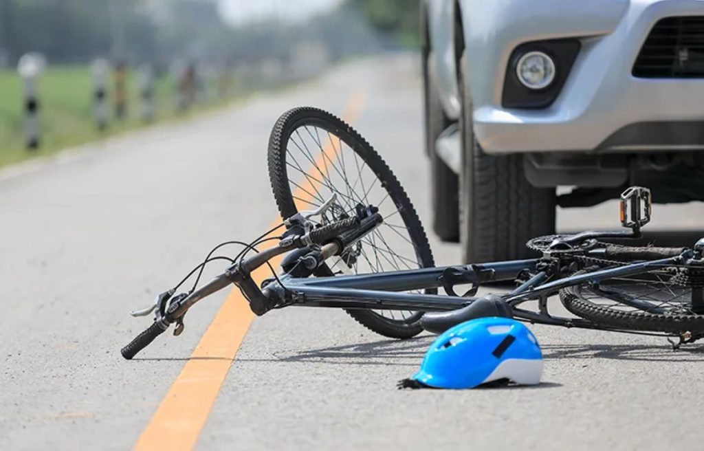 Τροχαίο ατύχημα στο Ρέθυμνο: Αυτοκίνητο παρέσυρε και τραυμάτισε 14χρονο ποδηλάτη – Συνελήφθη η οδηγός