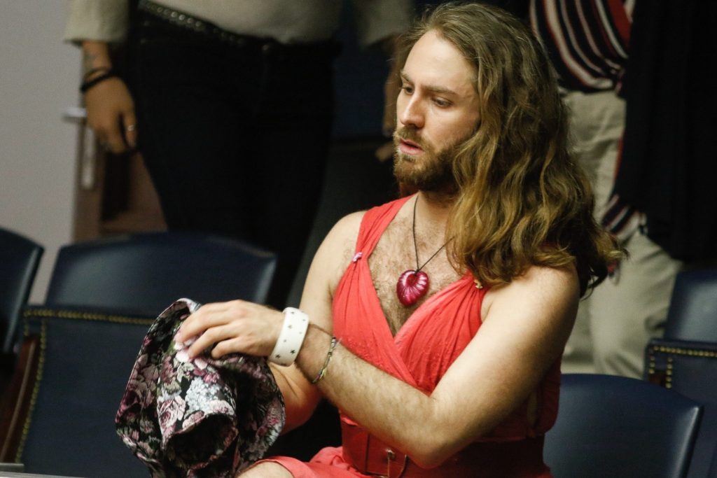 Ο πρωτοπόρος «το» Τζέισον-Αντιγόνη επέστρεψε στην κανονική ζωή και κάνει την αυτοκριτική του: «Ίσως το παράκανα»!