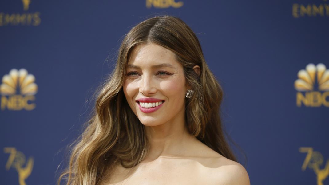 Τ.Μπίελ: Η μεγάλη αλλαγή στην εμφάνιση της ηθοποιού (βίντεο)