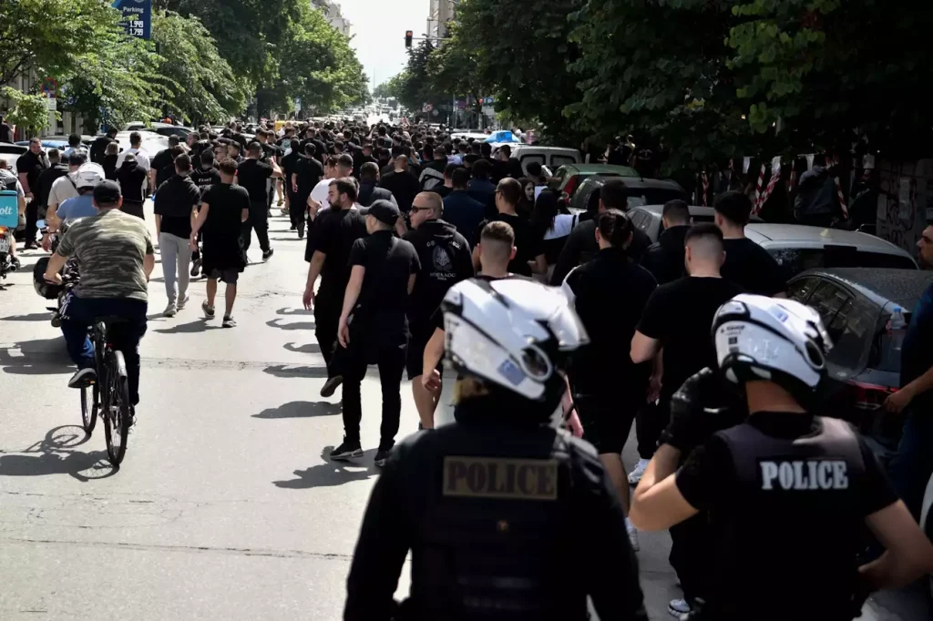 Θεσσαλονίκη: Συνελήφθη οπαδός του ΠΑΟΚ που ήταν με… σπαθί στην πορεία