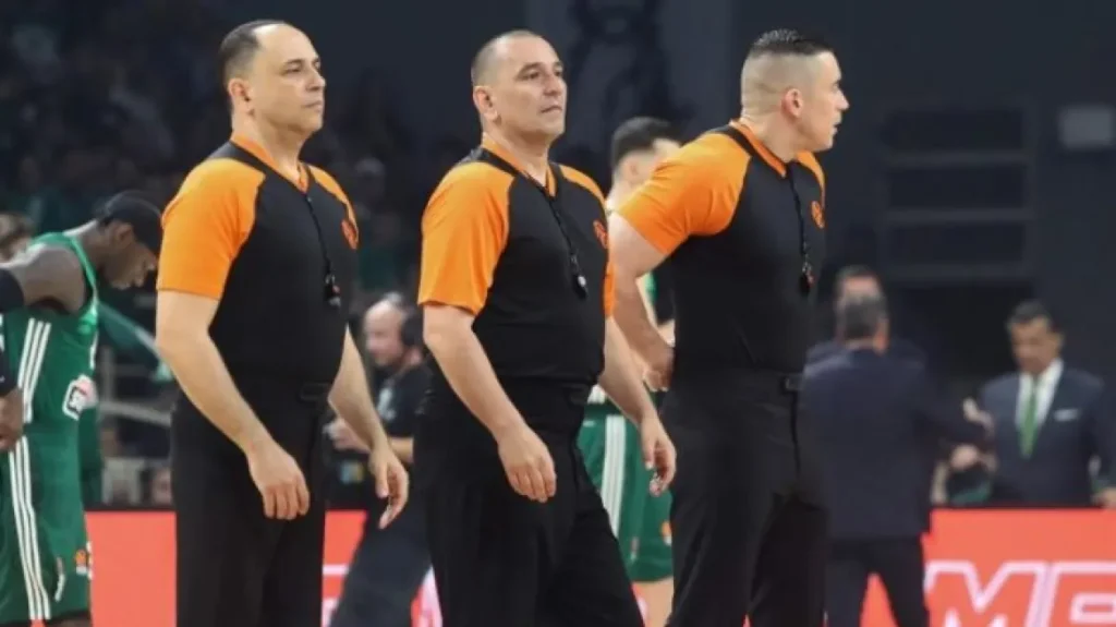 Αυτοί είναι οι οκτώ διαιτητές που θα σφυρίξουν στο Final-4 του Βερολίνου