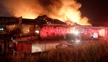 Λαμία: Εισαγγελική έρευνα για την πυρκαγιά στο εργοστάσιο που εμπλέκεται στην υπόθεση μαζικής δηλητηρίασης μαθητών