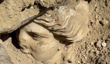 Σημαντική αρχαιολογική ανακάλυψη στην Τουρκία: Βρέθηκε στη Λαοδίκεια το κεφάλι της Θεάς Υγείας μετά από 2.100 χρόνια