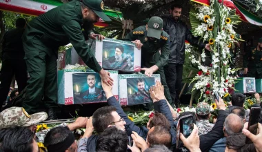 Ε.Ραϊσί: Στην Τεχεράνη αύριο η σορός του Ιρανού προέδρου – Τα πορτρέτα του έχουν αναρτηθεί σε δημόσιους χώρους (βίντεο) 