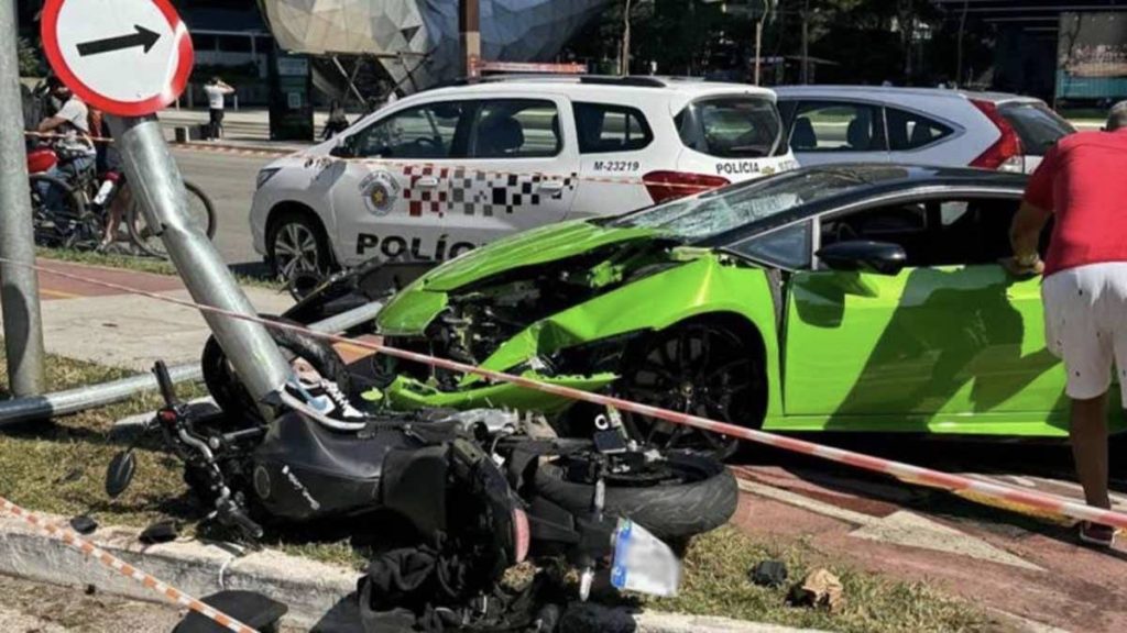 Κατέστρεψε τη Lamborghini του για να πιάσει μοτοσικλετιστή που του έκλεψε το Rolex (βίντεο)