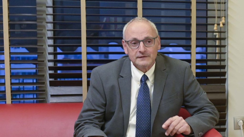 O Ισραηλινός πρέσβης απαντά στον Σ.Κασσελάκη με το βίντεο των ομήρων – «Πώς λες ότι ένα μέρος της Χαμάς είναι τρομοκράτες;»